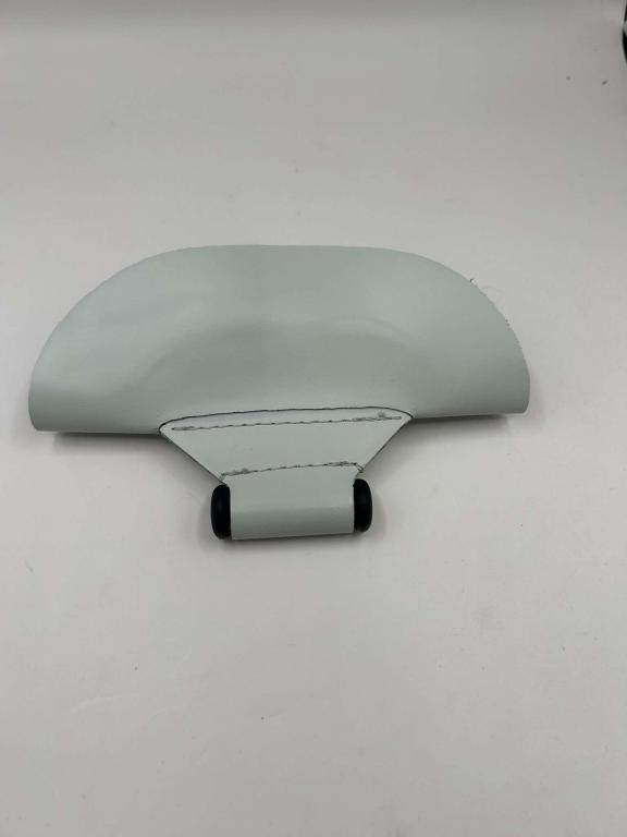 Attache coque Néo
